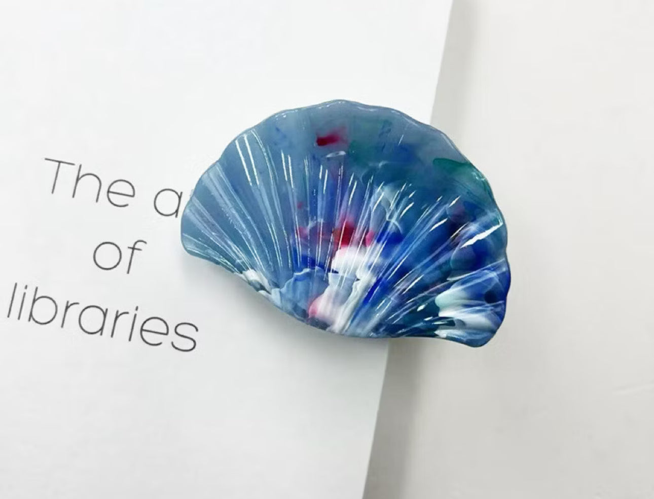 Calico Shell Hair Claw