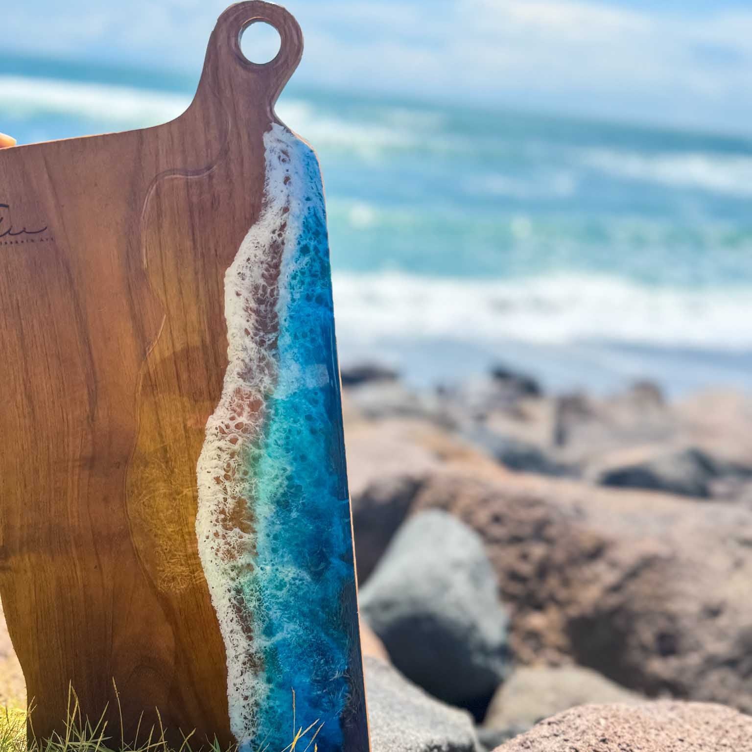 Wave Cutting Board Large