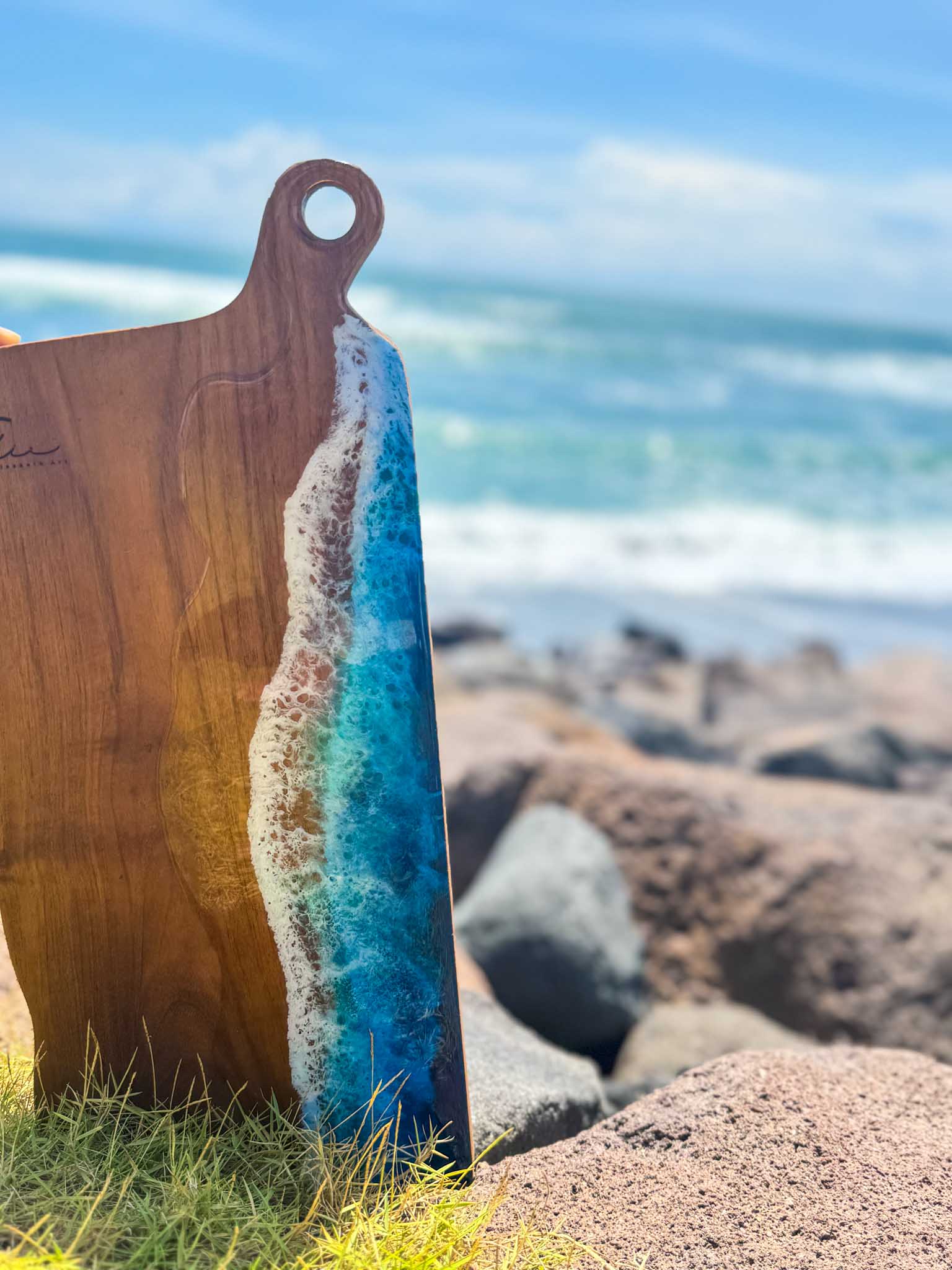 Wave Cutting Board Large